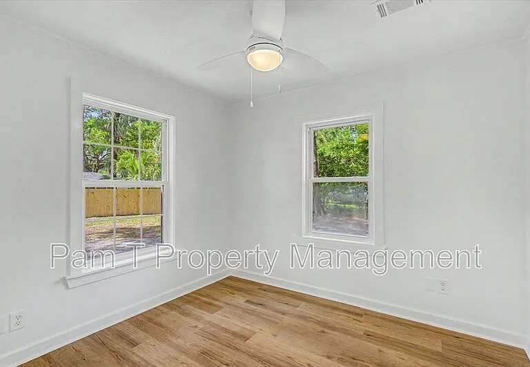 106 Holcomb St — Photo 18