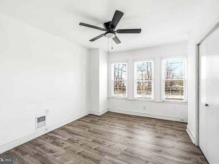 11 E Atlantic Ave — Photo 21