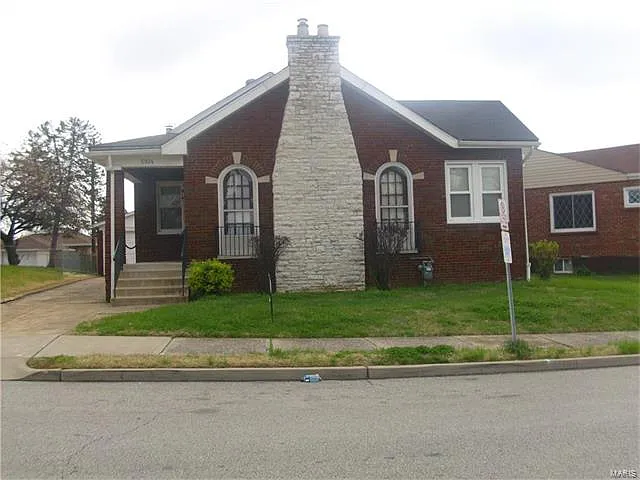 5934 Drury Ln photo 1