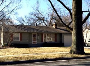 4917 Tomahawk Rd, Prairie Village, KS 66208