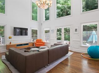 8294 Grogans Ferry Rd, Sandy Springs, GA 30350