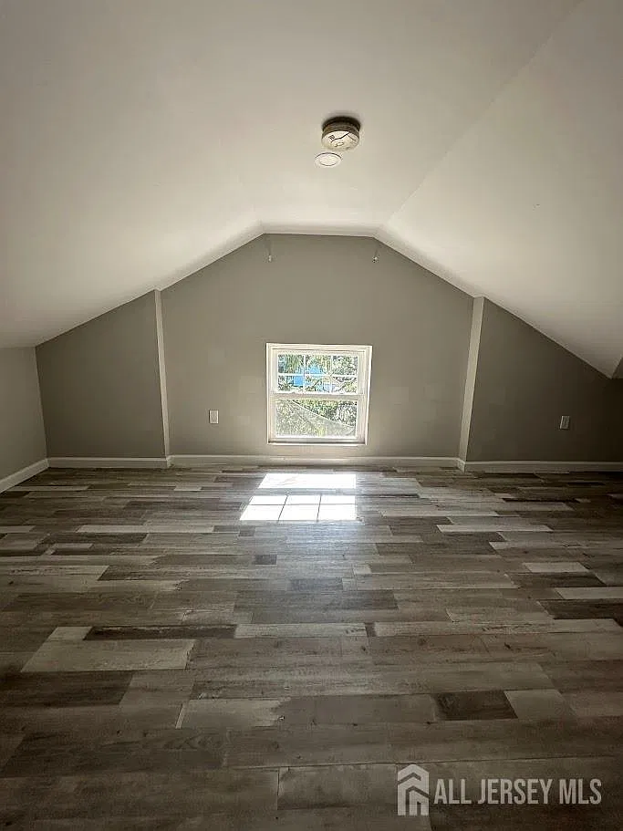 3 bed, 2.0 bath, $3,000 — Photo 2