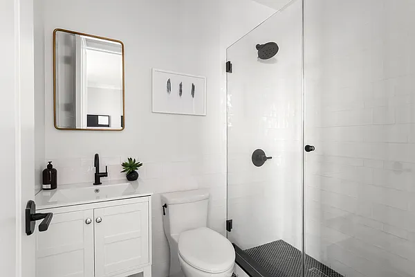 Sold by Douglas Elliman | media 24