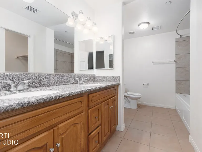 400 Hillside Dr #723 — Photo 16
