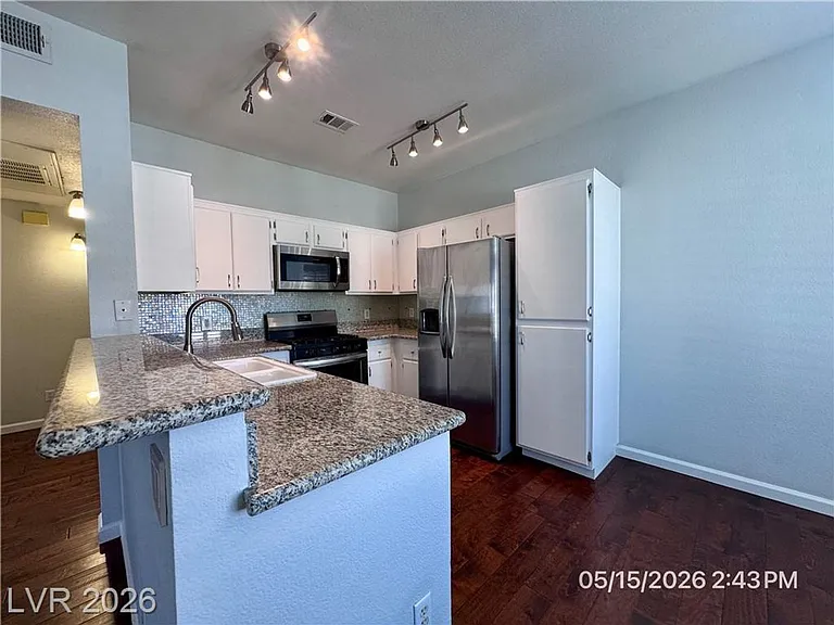 251 S Green Valley Pkwy #2421 — Photo 11