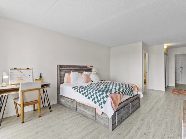 778 Wiliwili St APT 202, Honolulu, HI 96826