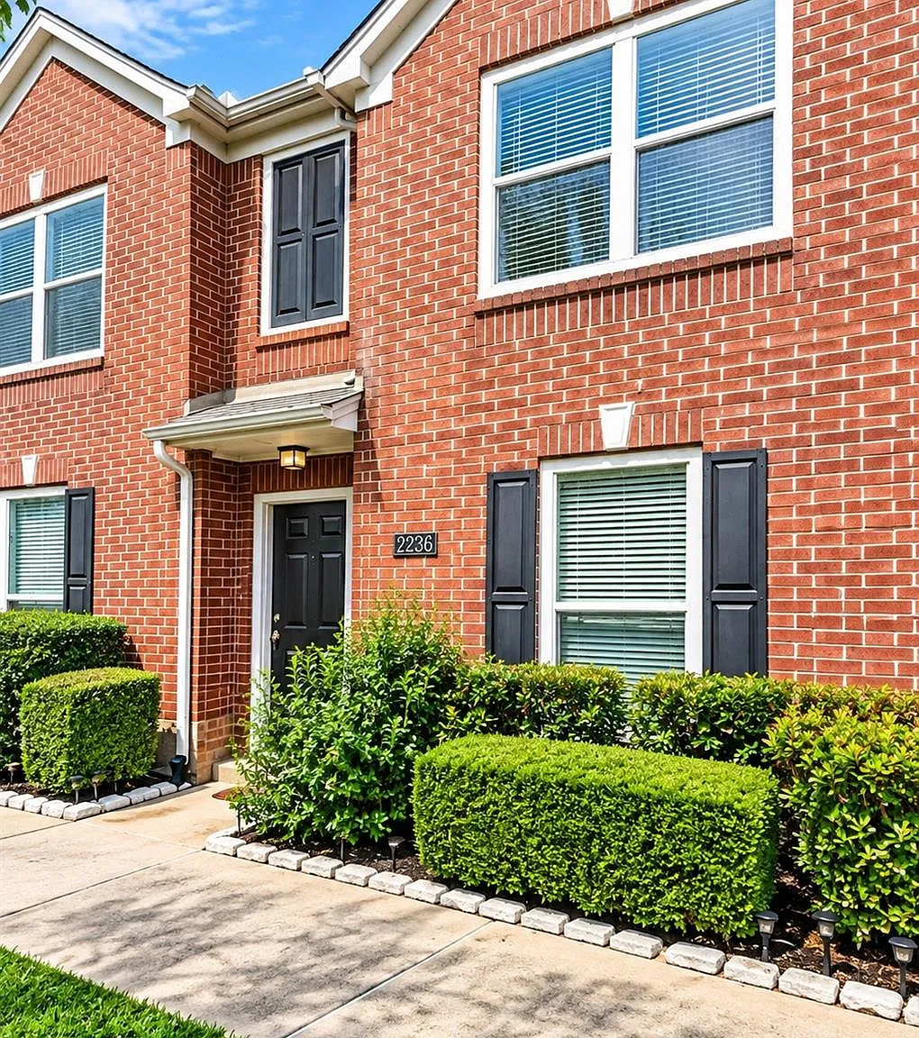 2 bed, 2.0 bath, 1656 sqft, $1,950 — Photo 3