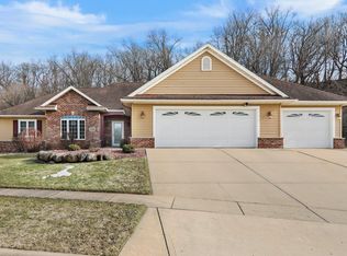 156 Valle Tell Dr, New Glarus, WI 53574