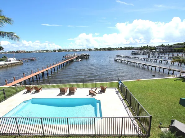 330 N Lake Drive, Lantana, FL 33462