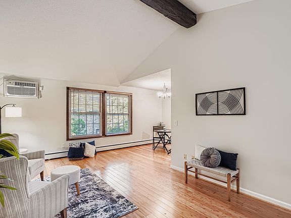 4th image of 4406 Cedar Lake Rd S APT 7