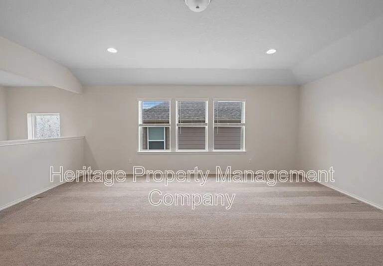 942 Blue Violet — Photo 38