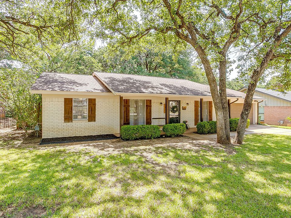 1st image of 2814 Blackwood Dr