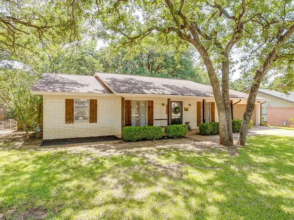 2814 Blackwood Dr, Arlington, TX 76013