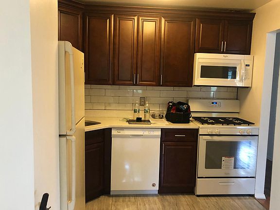 Kitchen with brand new appliances