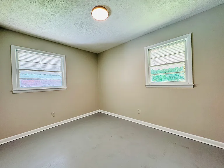 Bedroom 2 - 11'5"x8'7"