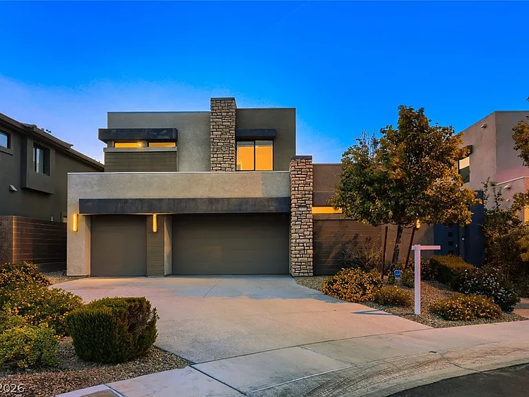 10334 Jade Gardens Dr — Photo 1