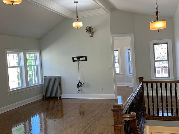 4th image of 22-23 37th St #2R
