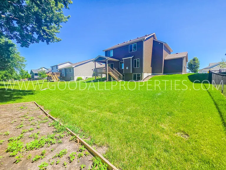 885 Northview Dr — Photo 24