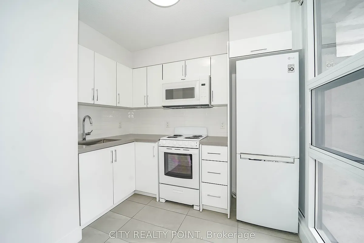 Building Photo - 33 Isabella St #1813