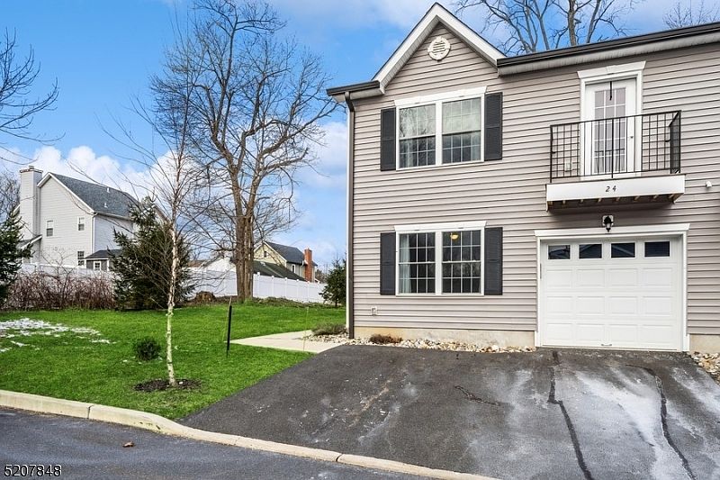 1st image of 24 Joseph Dr
