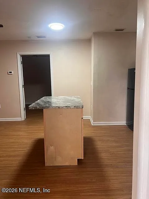 1 bed, 1.0 bath, 700 sqft, $1,000 — Photo 3