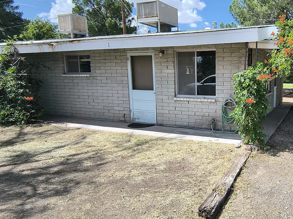 403 W College Ave #1