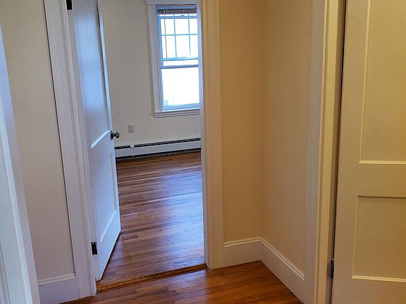 5th image of 46 Brownville Ave Floor 1