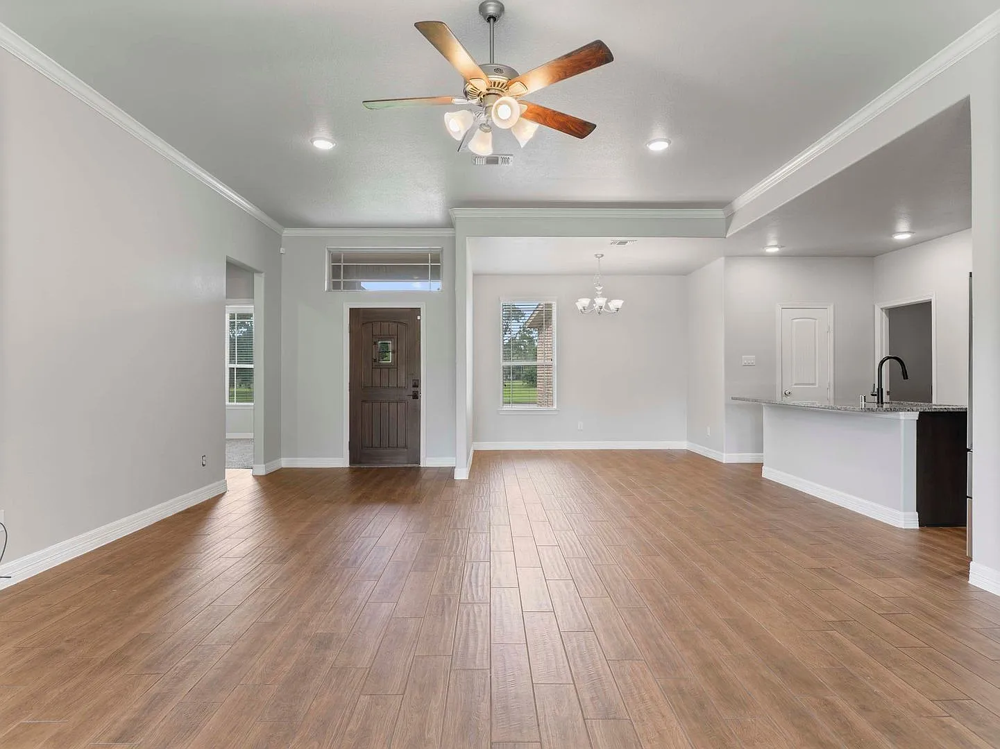 3 bed 2 bath ( Columbia Lakes) — Photo 2