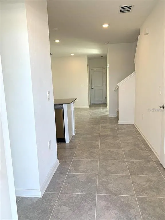 3 bed, 3.5 bath, 1787 sqft, $2,600 — Photo 3