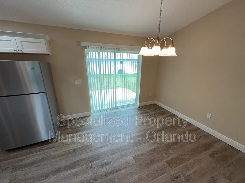 3 bed, 2.0 bath, 1428 sqft, $1,650 — Photo 3