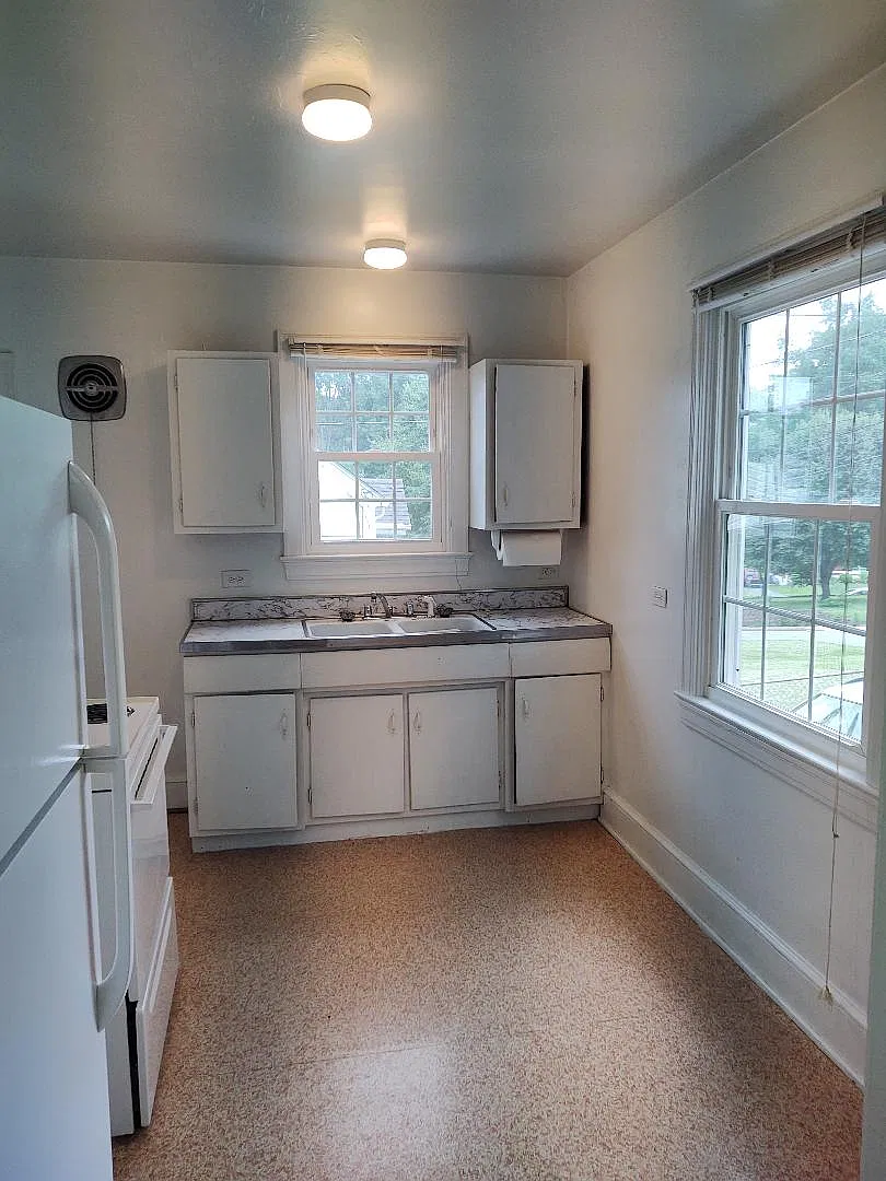 3 bed, 1400 sqft, $2,625 — Photo 2