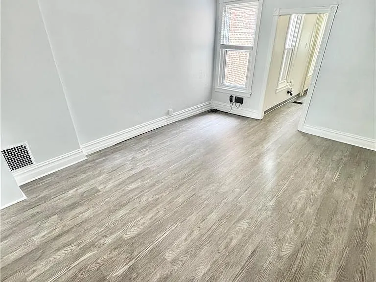 1410 W Turner St #1 — Photo 2