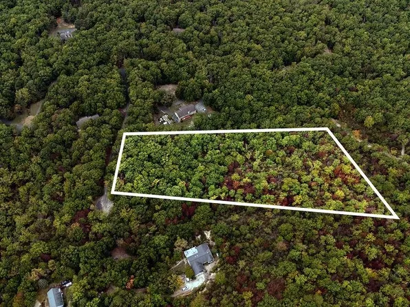 Mountain Ridge Ln, Waynesboro, VA 22980