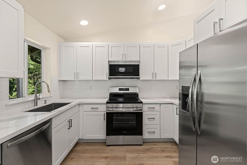 4th image of 7508 Tyee Road