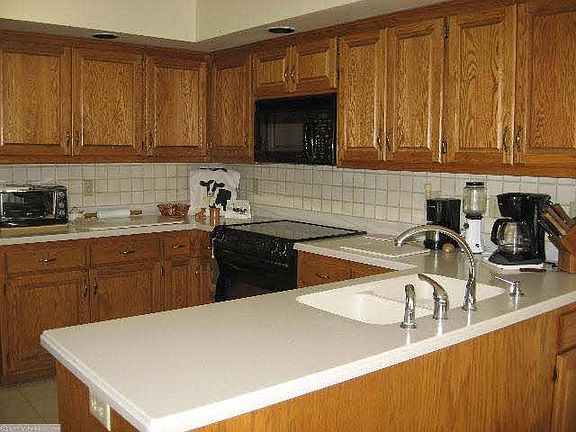 4th image of 934 S Highview Circle