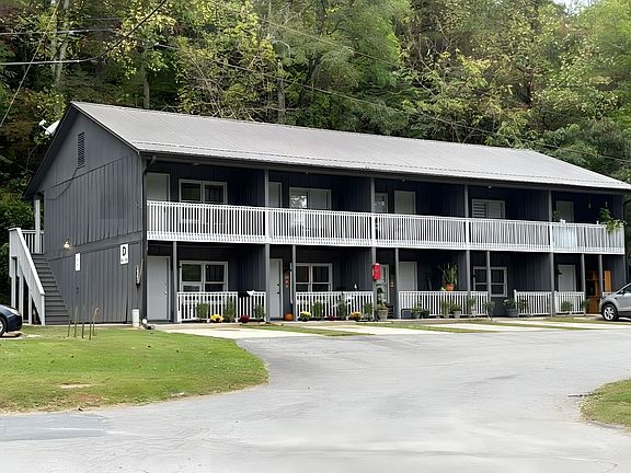 3rd image of 563 N Country Club Dr APT 40