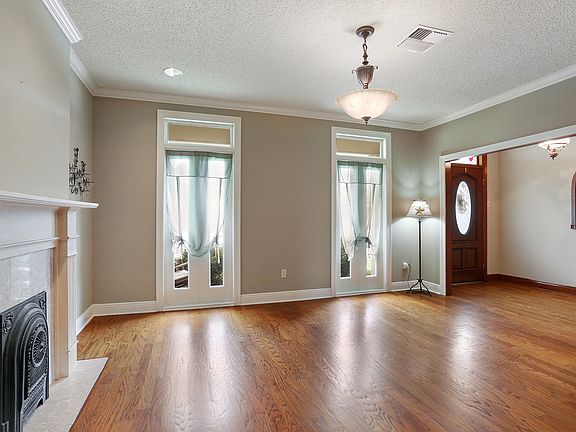 4th image of 1405 Hackberry Ave