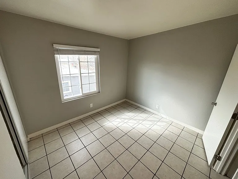1420 Putnam Ave #6 — Photo 13