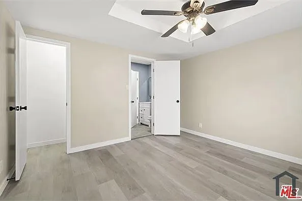 717 W 75th St — Photo 11