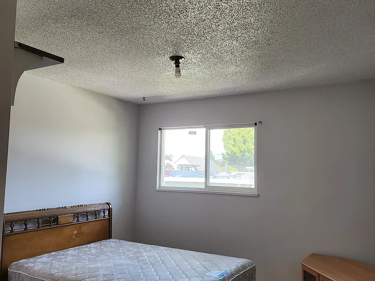 72a Ave — Photo 1