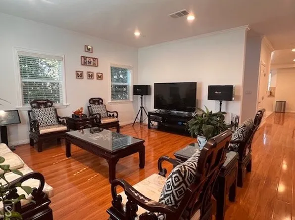 1665 W 221st St, Torrance, CA 90501