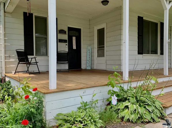 1237 S East St, Jacksonville, IL 62650