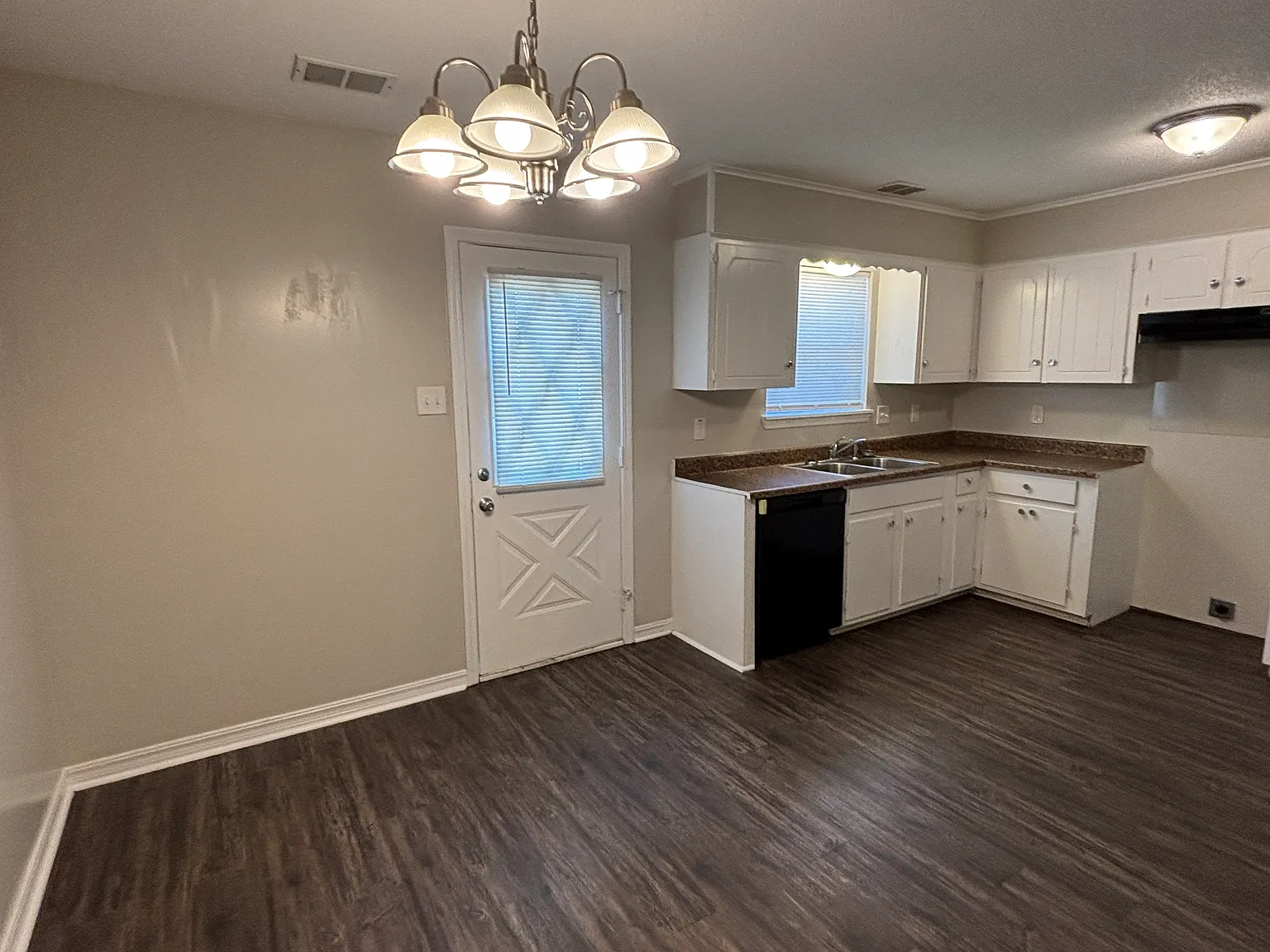 28 Woodbriar Dr. Jacksonville AR 72076 — Photo 4