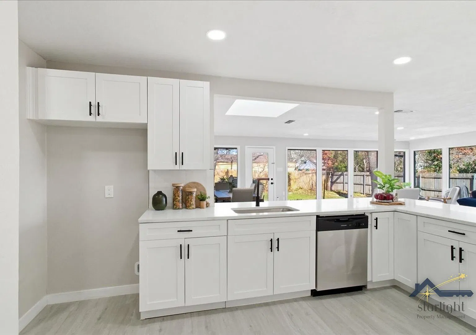 1509 University Drive — Photo 4