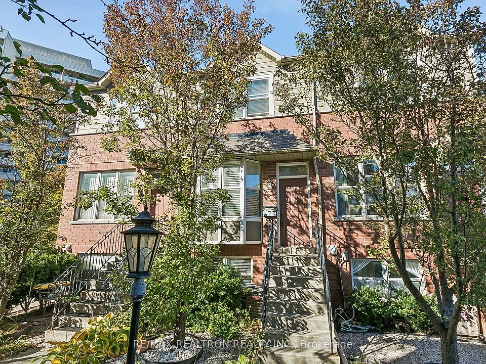 1st image of 20 Florist Ln