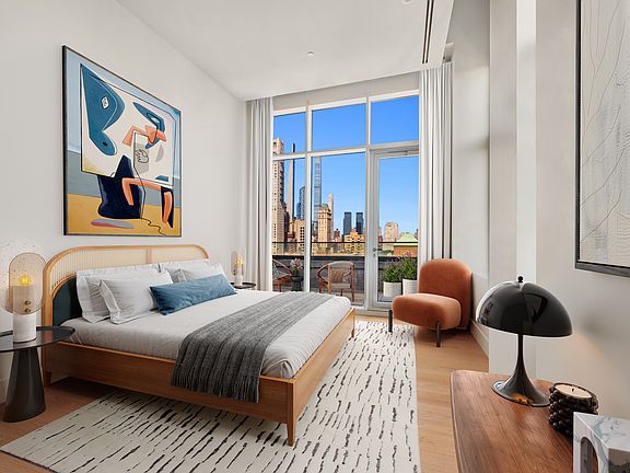 5th image of 1059 3rd Ave #25