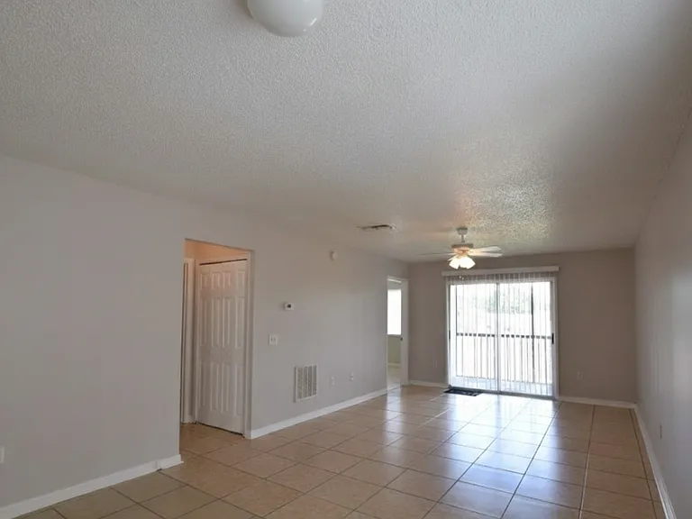 114 Cory Ln — Photo 5