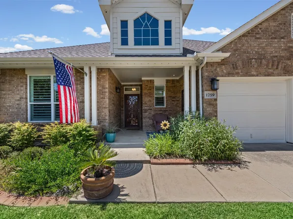 1759 Hidden Brook Dr, Grand Prairie, TX 75050