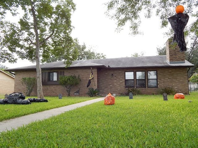1st image of 1621 Lullwood Ln