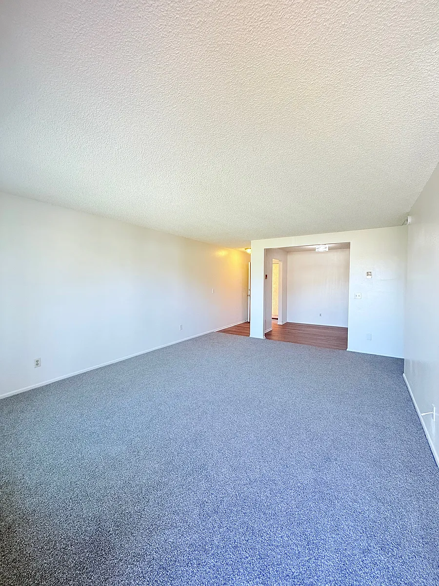 Building Photo - 419 Ellwood Beach Dr #5